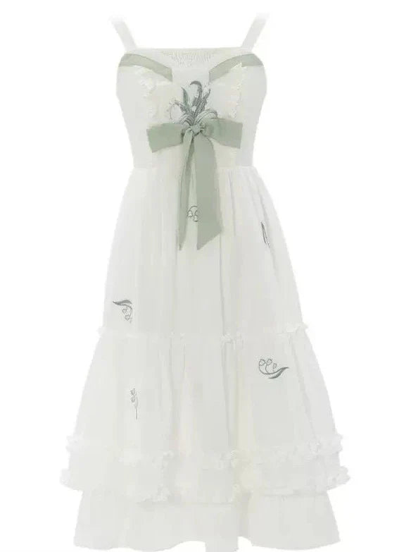 Mintgrüner Anzug mit Hosenträgern + Blumenjacke, Rüschenkleid mit Schleife