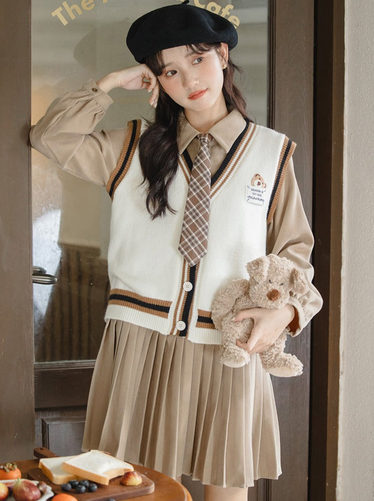 College-Strickhemd mit Plissee und Weste