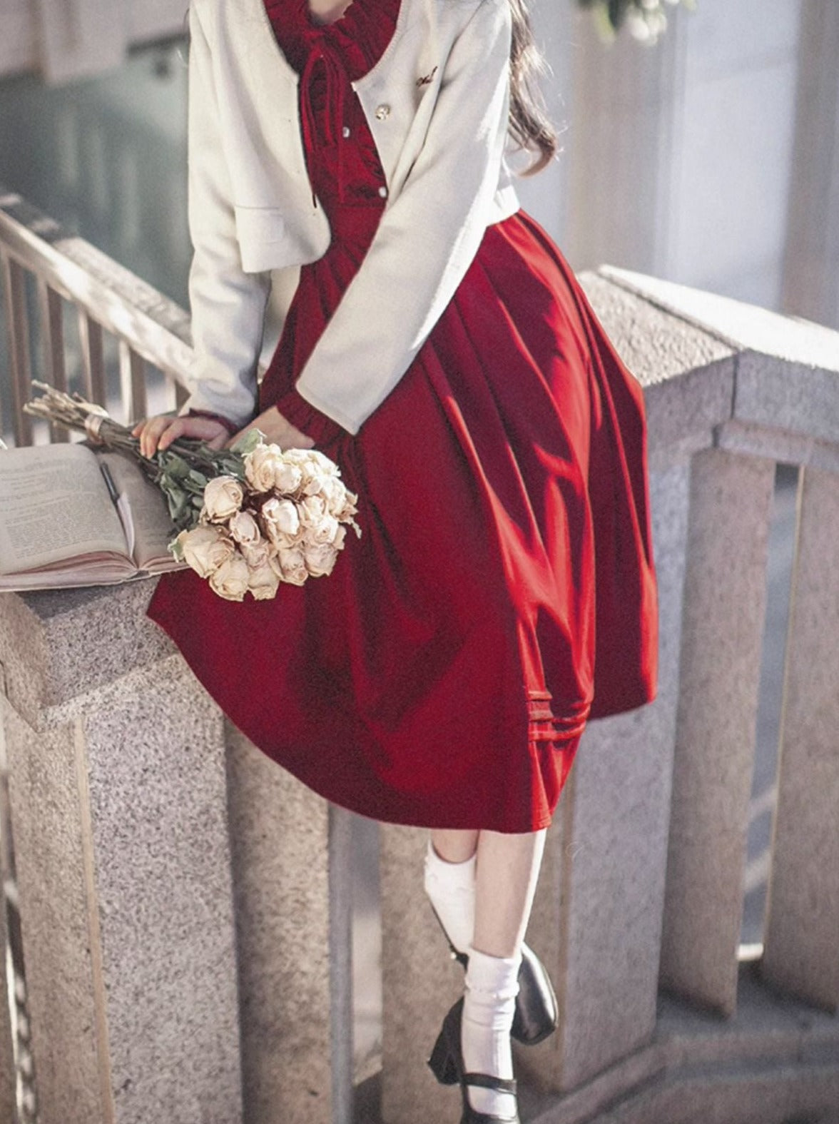 Elegant White Short Waist Retro + Jacket Design Logo