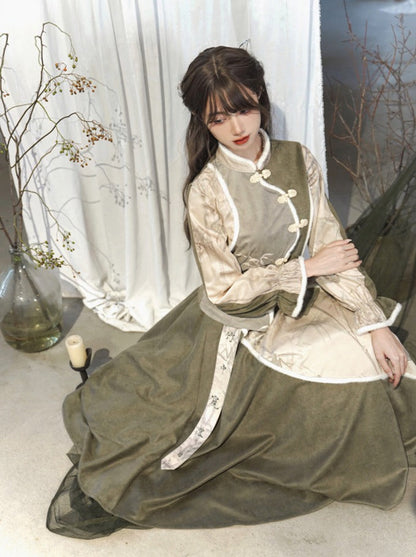 Ausgestelltes Top + Rock mit Print China