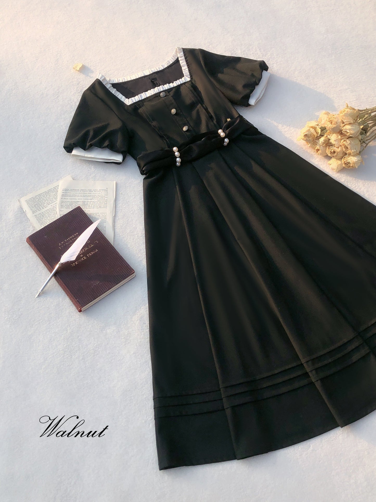 Black Necklace Pearl Dress Retro Ribbon Square French Ribbon Waist + Catsuit Black Collar