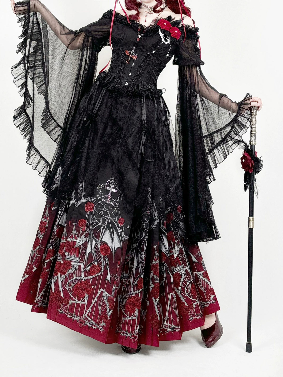 Miaojian Dragonbone Princess black-and-red gothic Lolita outfit front detail