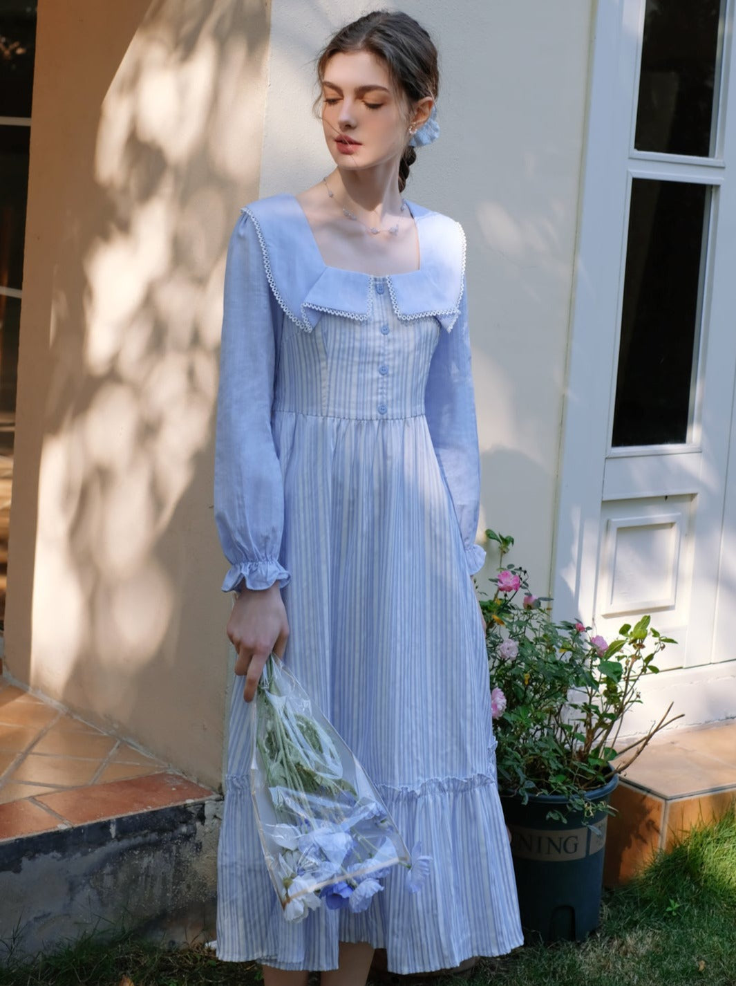 フレンチストライプフリルクイーンラペルサニードレスコースト