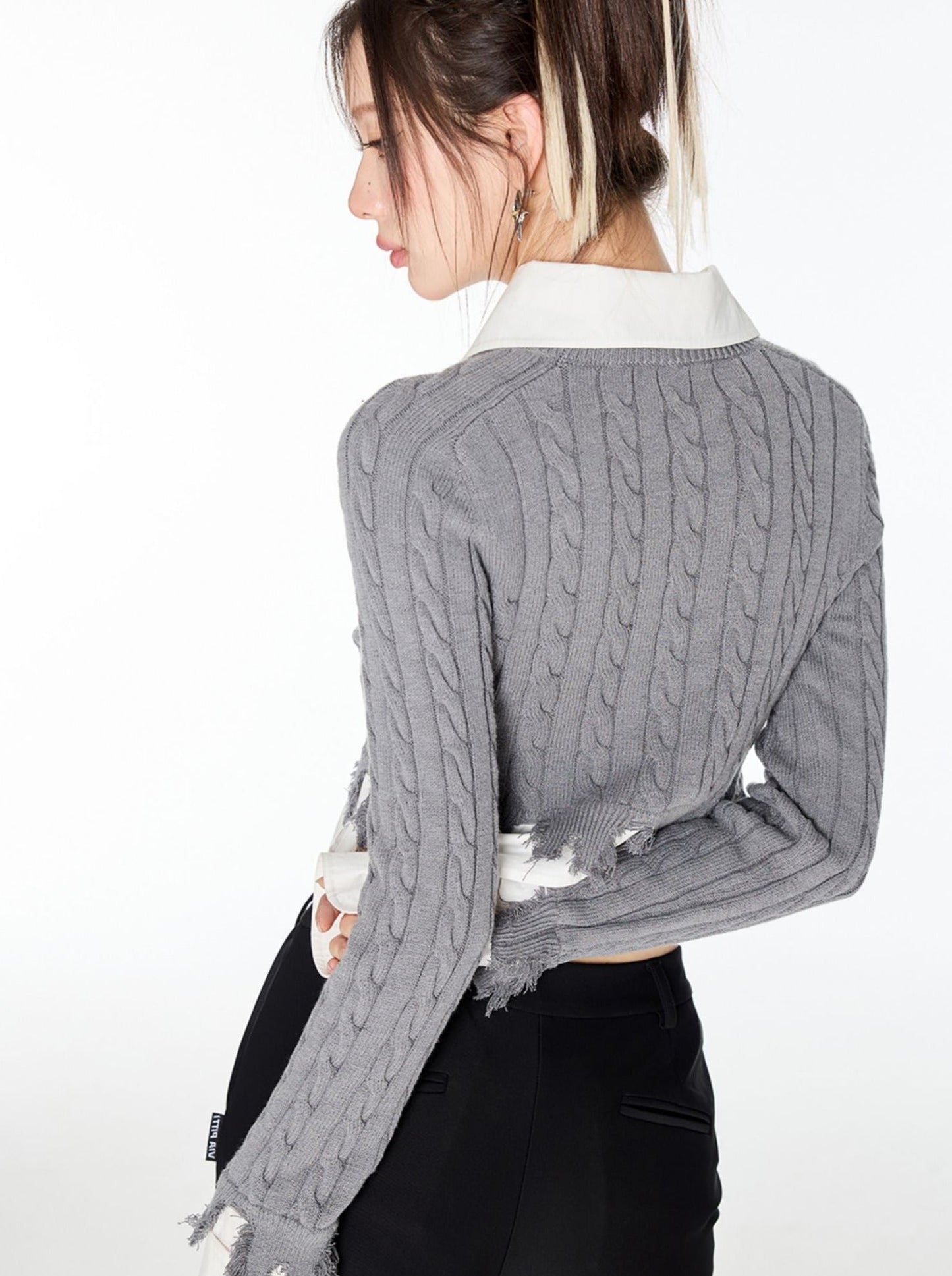 カレッジスタイルのショートダメージデザインシャツ