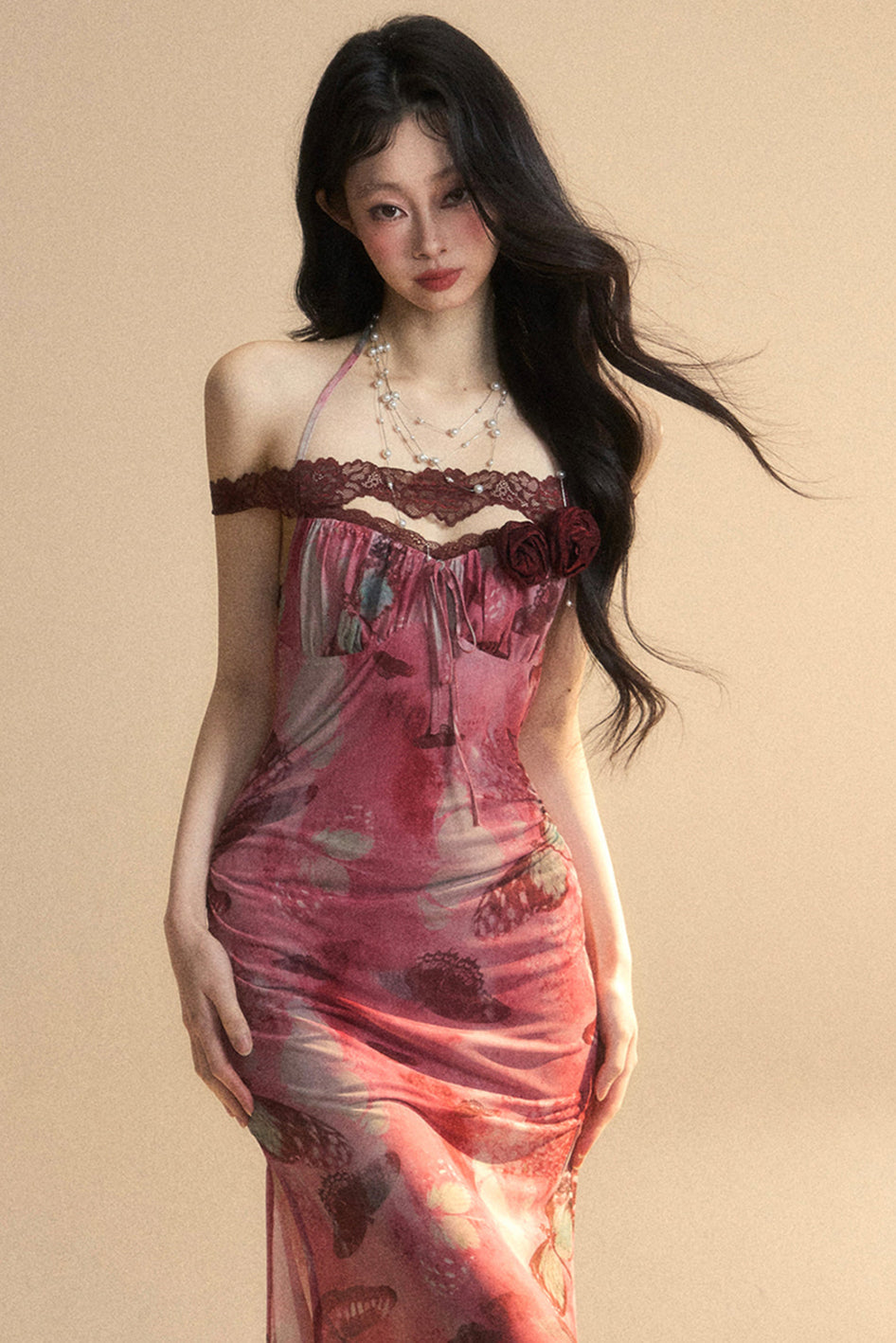 Rückenfreies Maxikleid aus Spitze