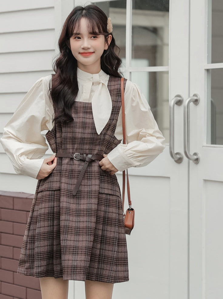 Karierter Rock, Schleifenhemd + Hosenträger