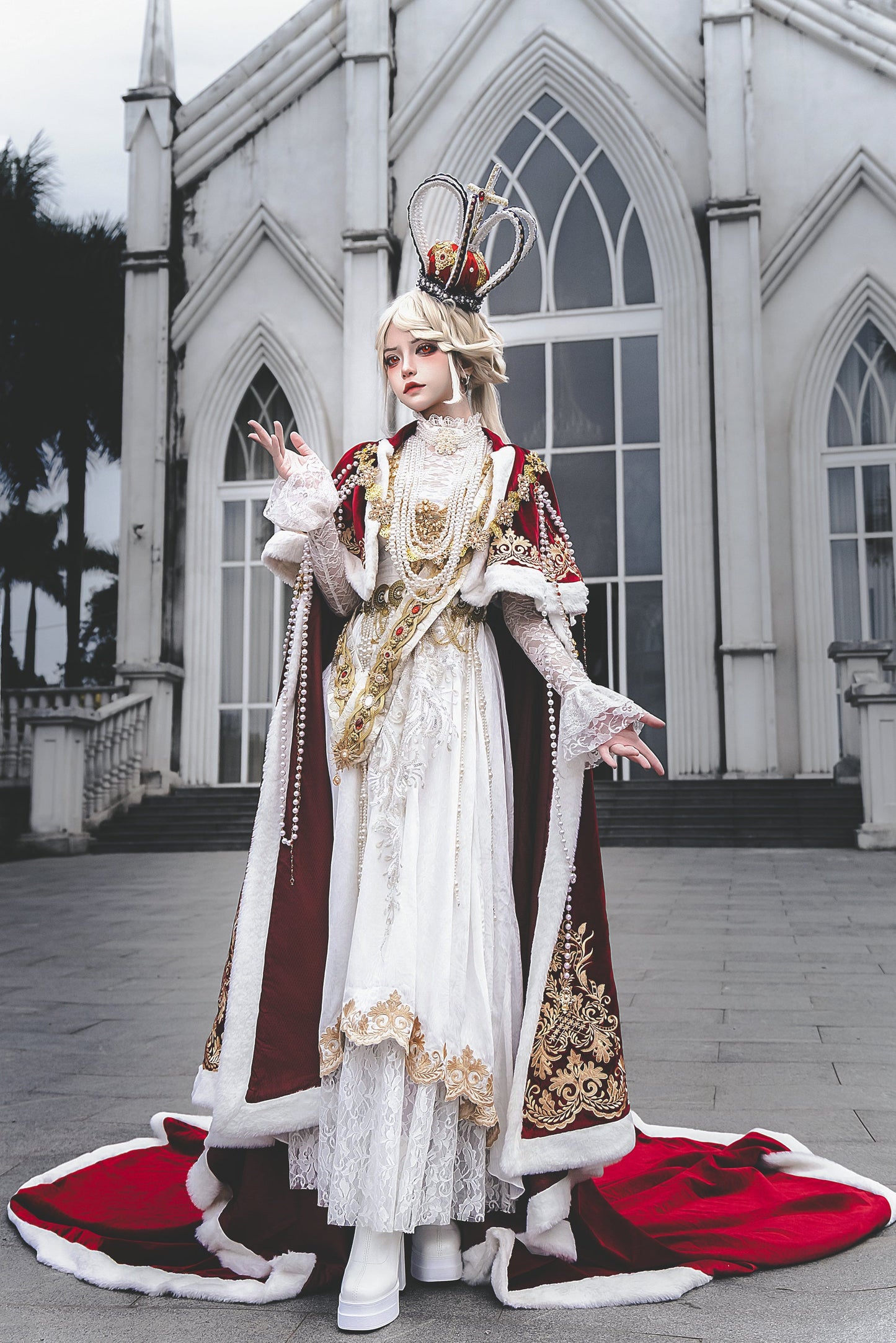 Pre-order + product Dress Version Gorgeous Queen Cape Regular