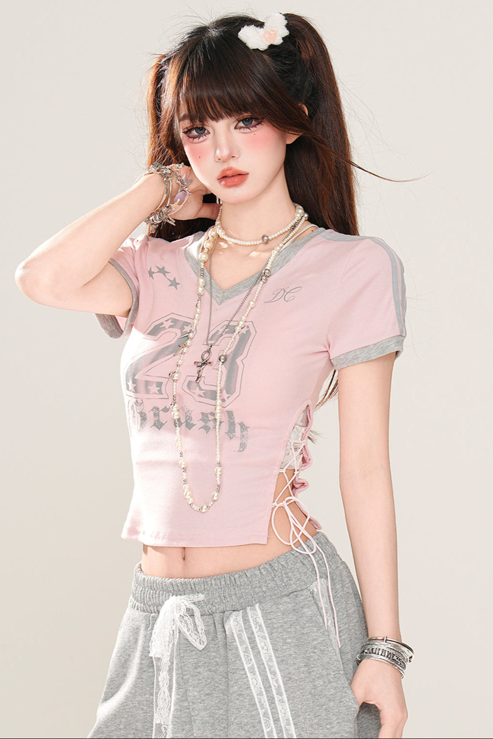 ロゴスポーティフローラルTシャツアート