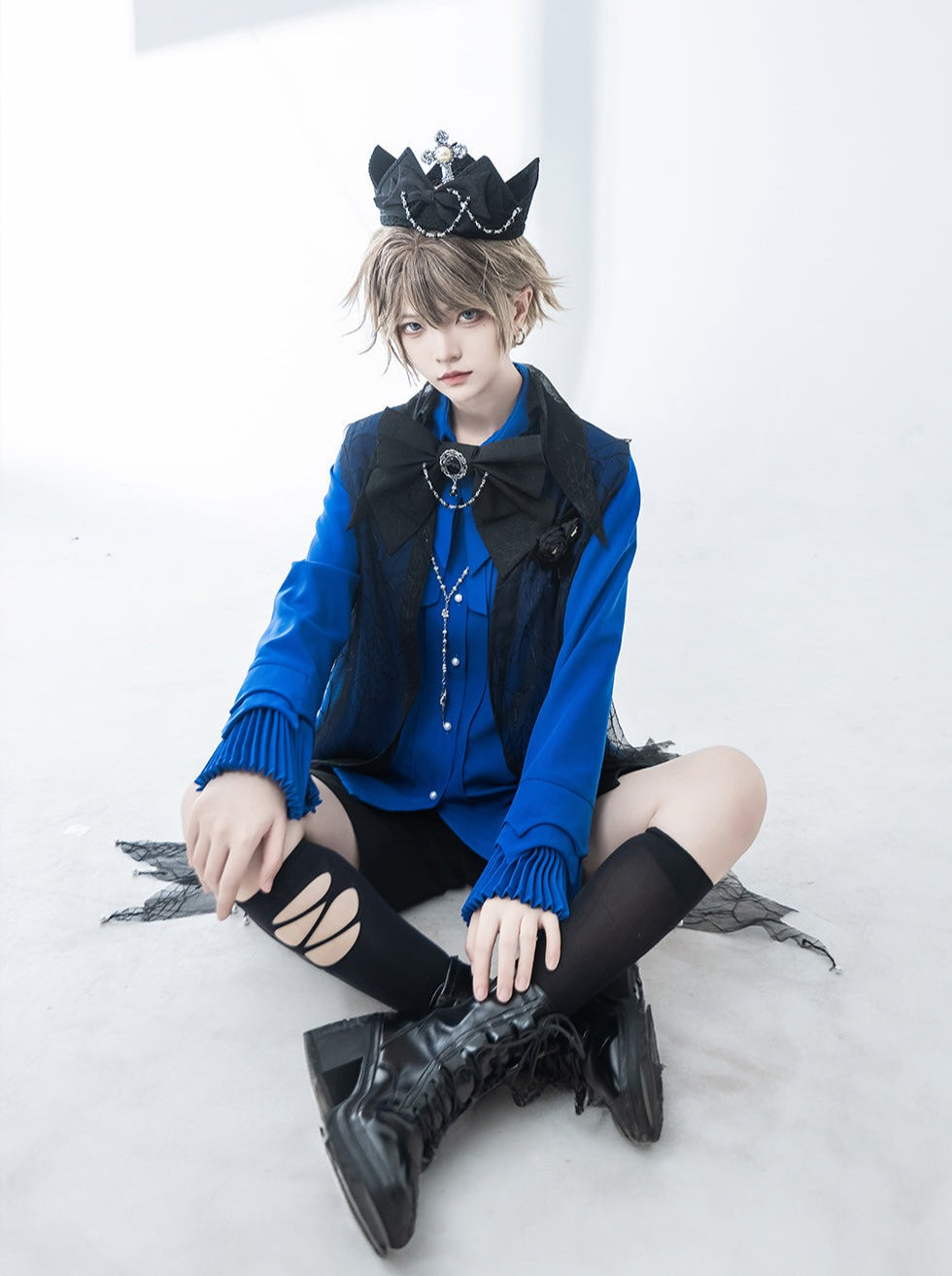 Elegante Prinzen-Krawatte mit Schleife + Hemd und Halbhose