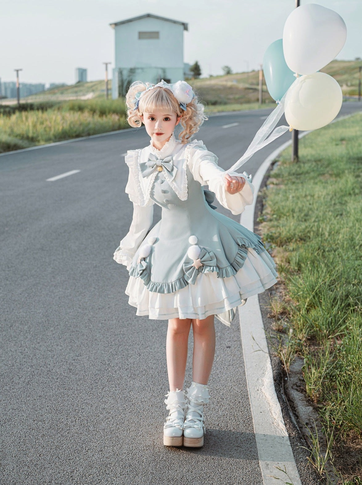 Süßes Lolita-Kleid. Magisches Reservat-Mädchen, mädchenhaft