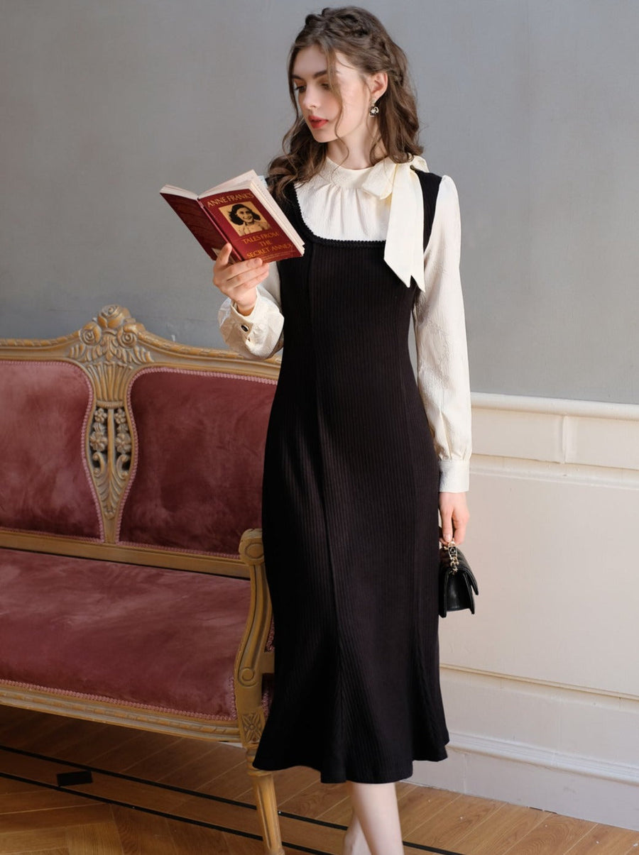 Robe queue de poisson mi-longue en tricot noir à lacets et rubans French Queen