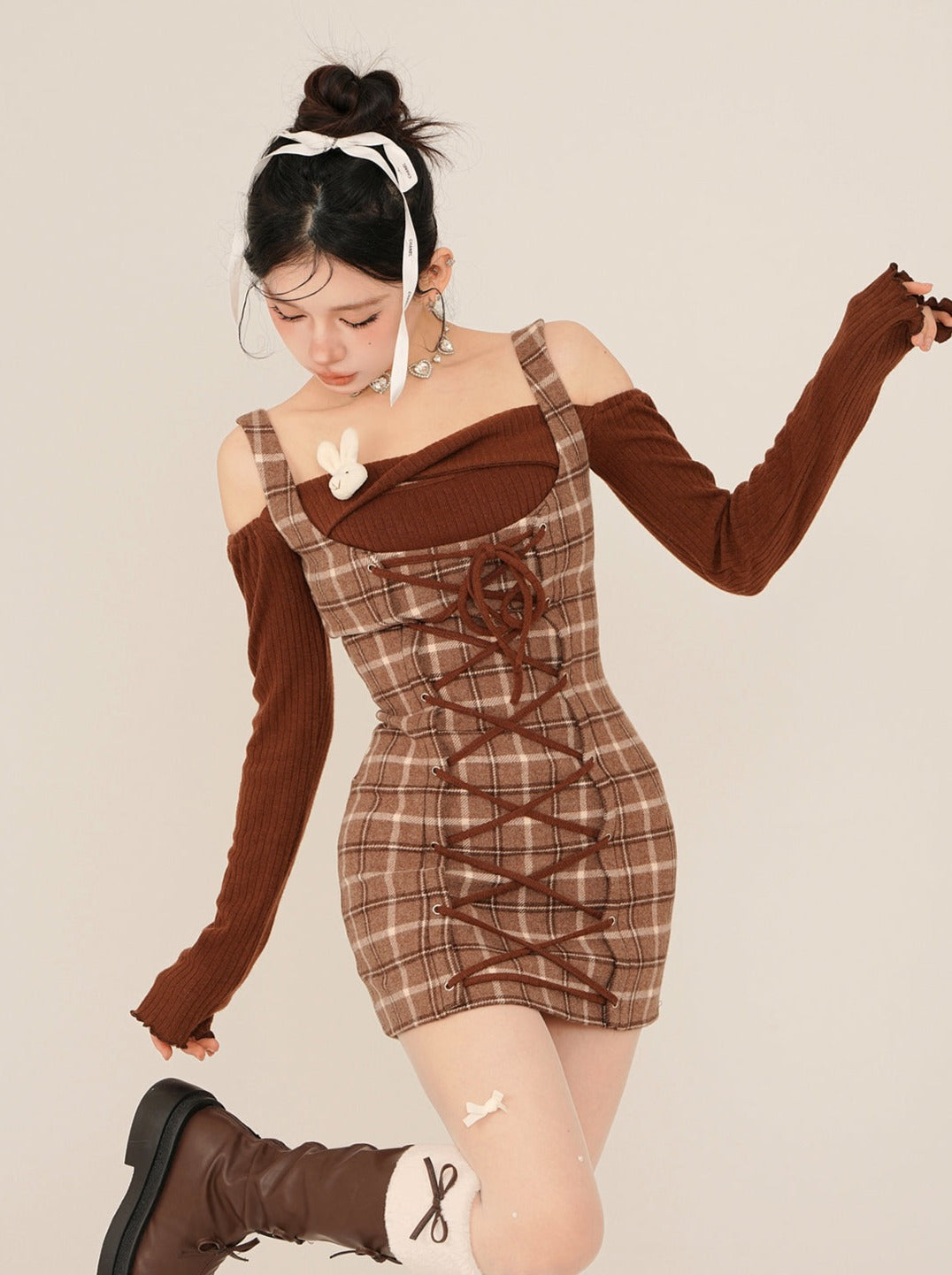 チェックラビットファーマント＋タイトレースアップサスペンダースカート