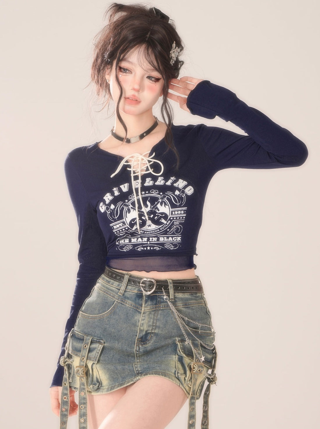 Retro-Top mit Schnürung am Hals