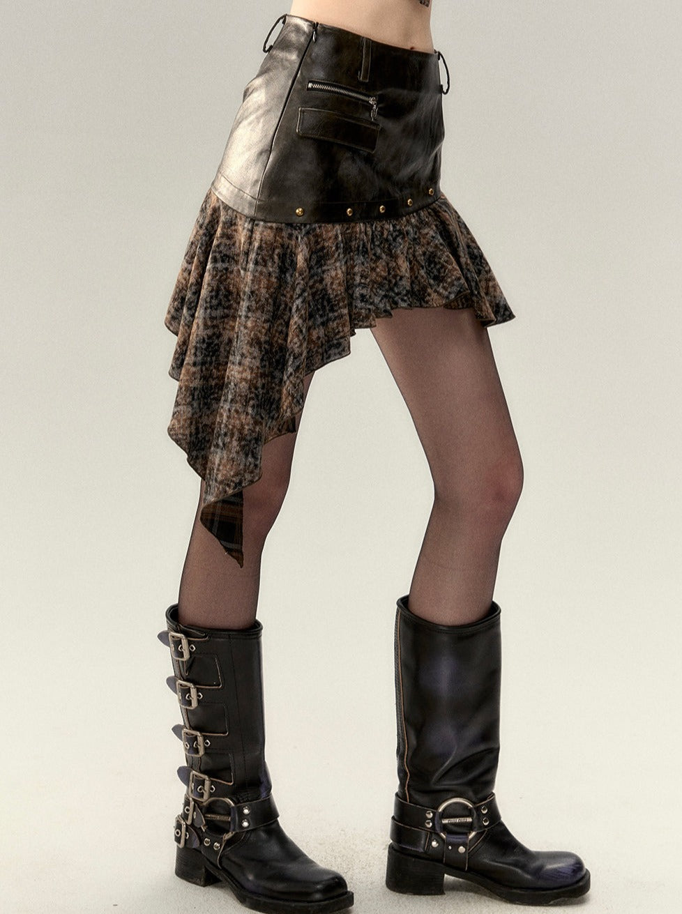 アシンメトリーレザーレトロスカート