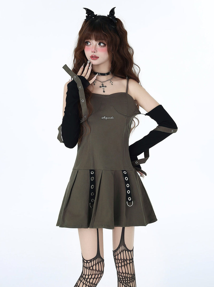 Ärmelkleid + Hot American Design Retro Suspender Girl