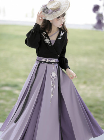 Bluse Langer Dunkler Rock Plissee Blume