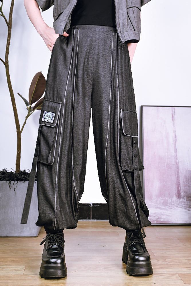 シックなチャイナプリントのドレープパンツ