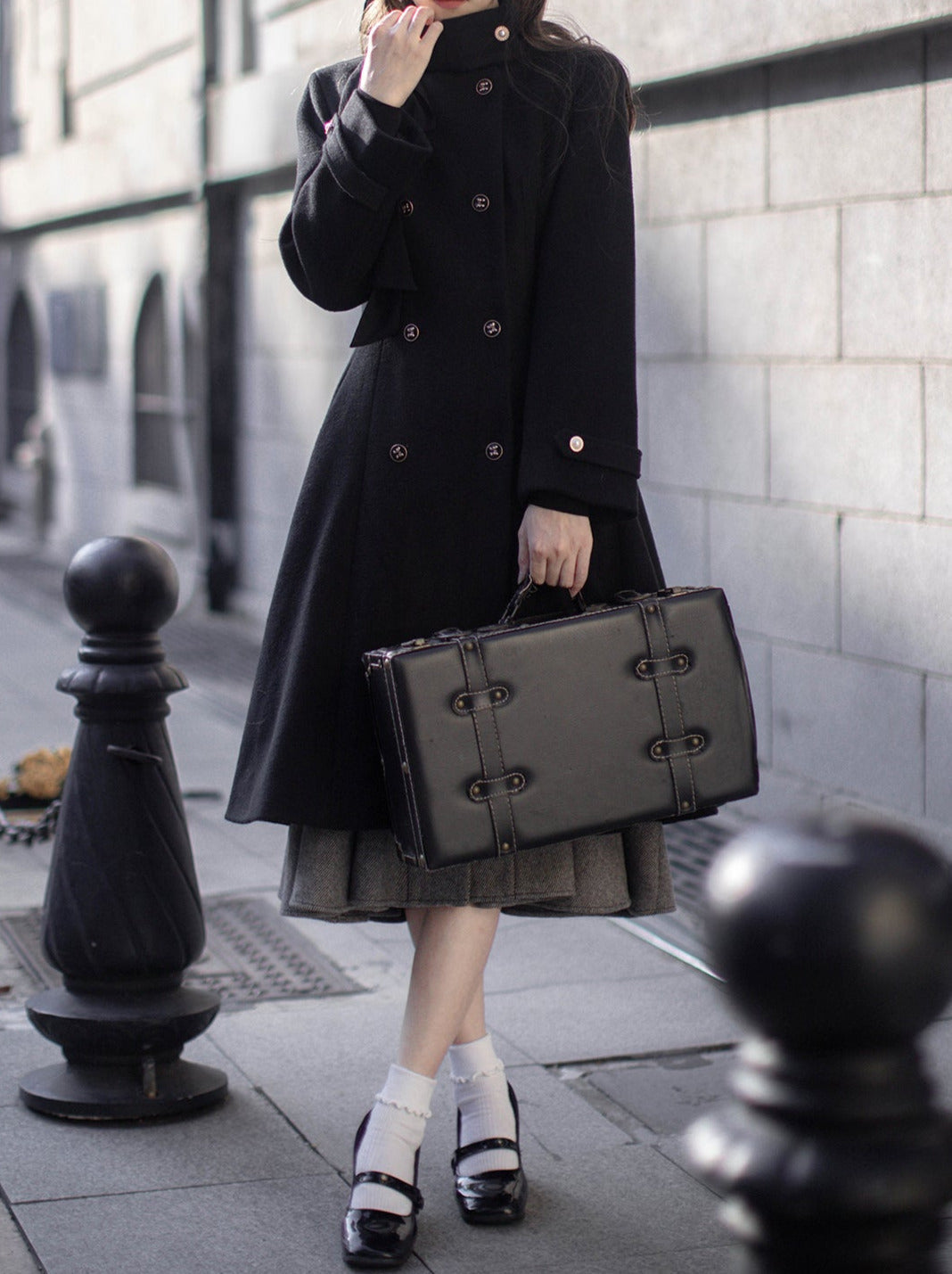 レトロなウールのダブルカラー＋エレガントなブレストリボンコートスタンド