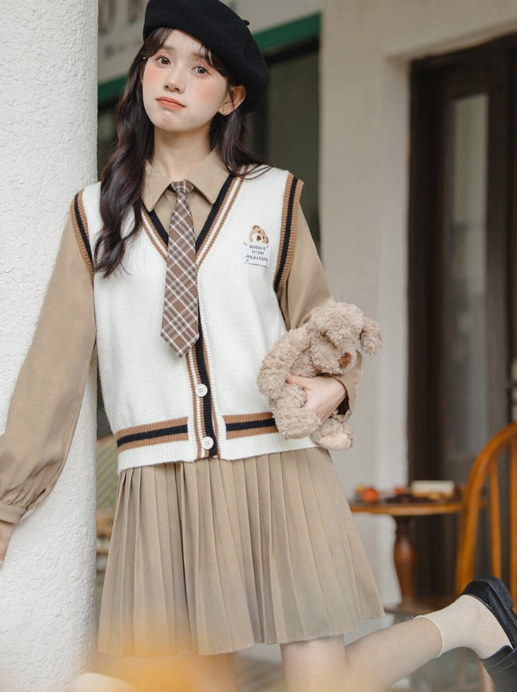 College-Strickhemd mit Plissee und Weste