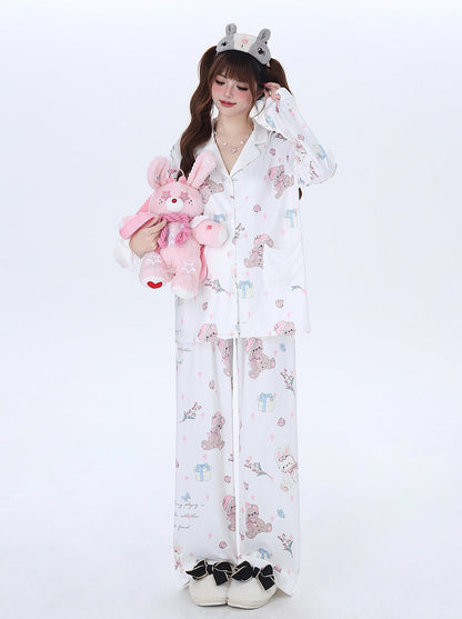 Süßer Pyjama Schlafbär