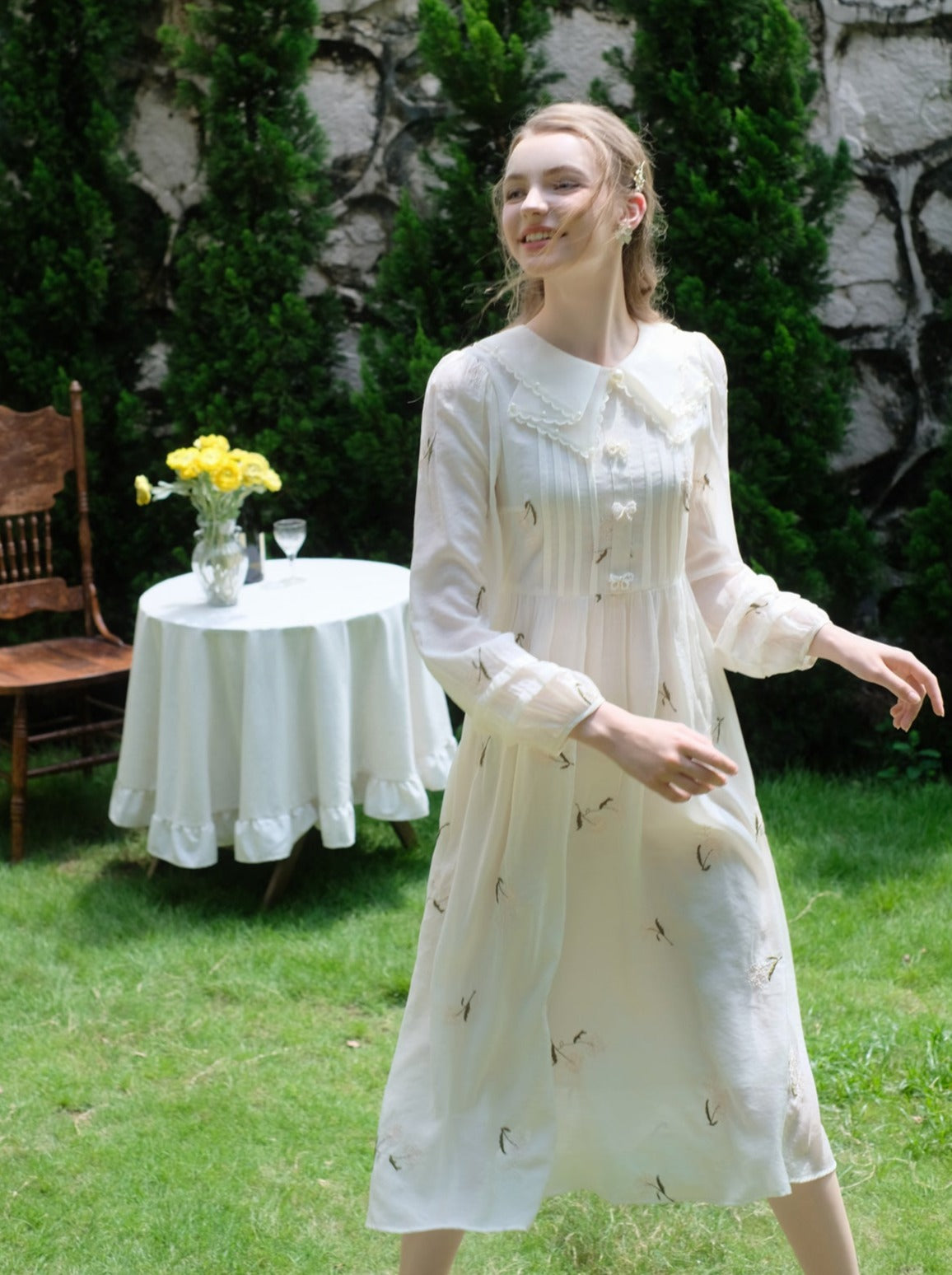 優しいベビーフラワーフレンチスタイルドレス