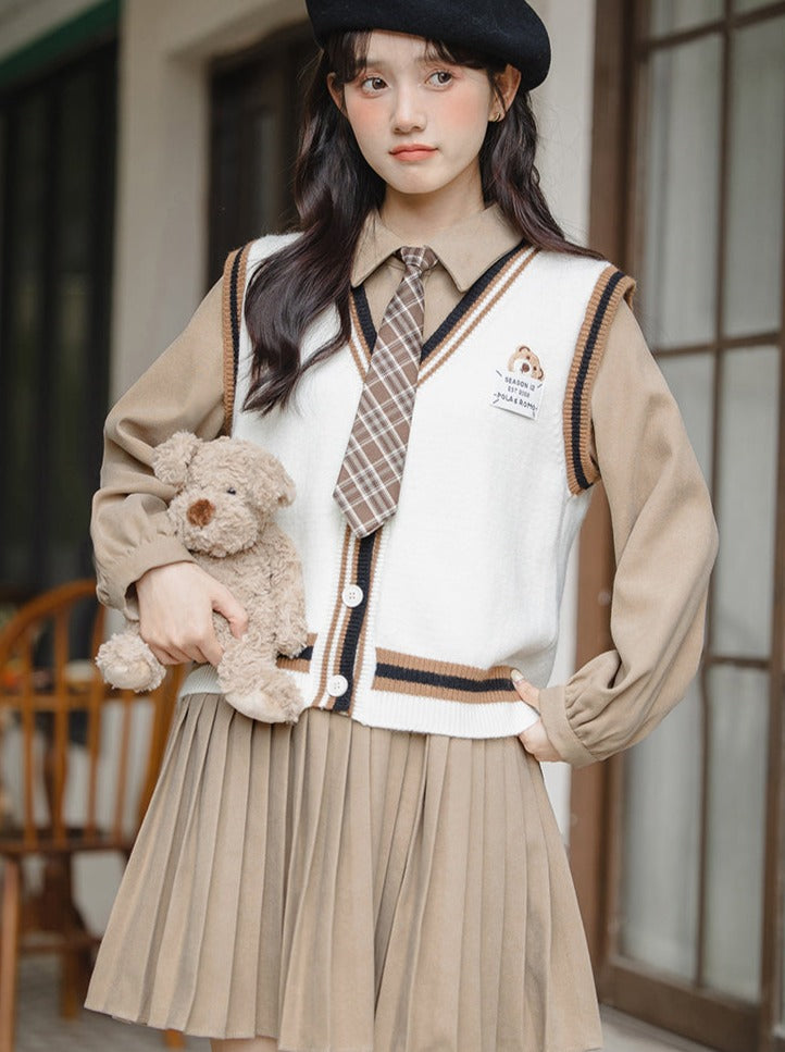 College-Strickhemd mit Plissee und Weste