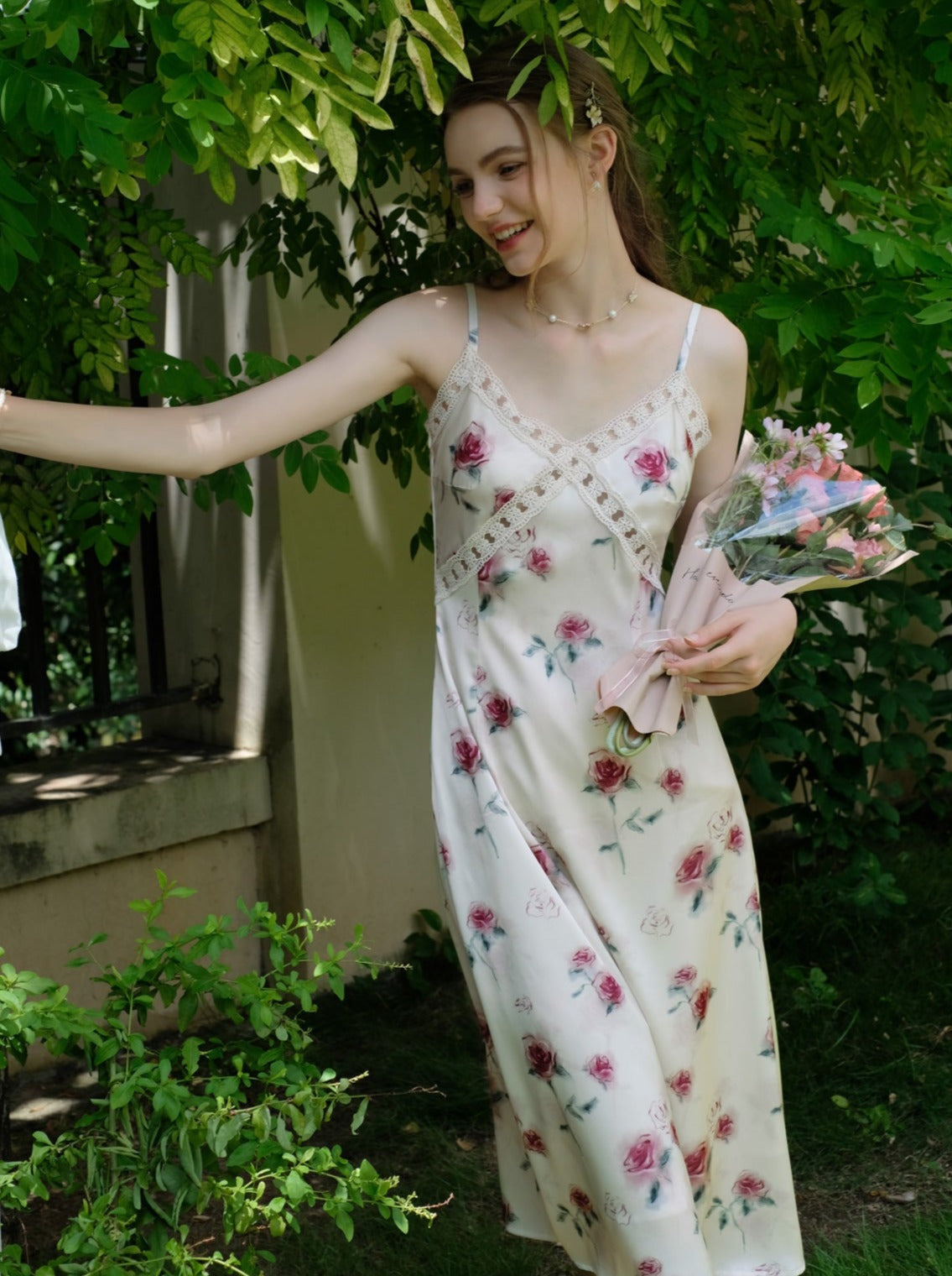 ホワイトドレス ピュアフラワー スイートキャミソール