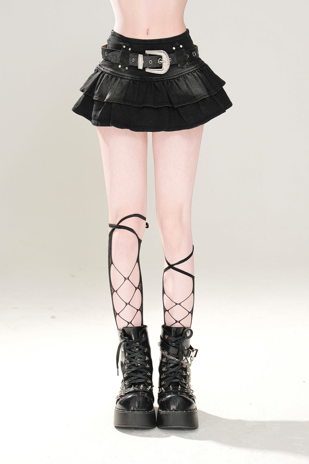 流れるようなミニスカートプリーツデニム