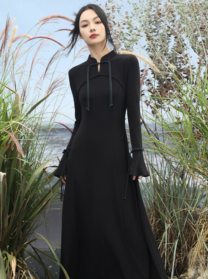 Robe longue en tricot cloche à manches rétro et boucle chinoise