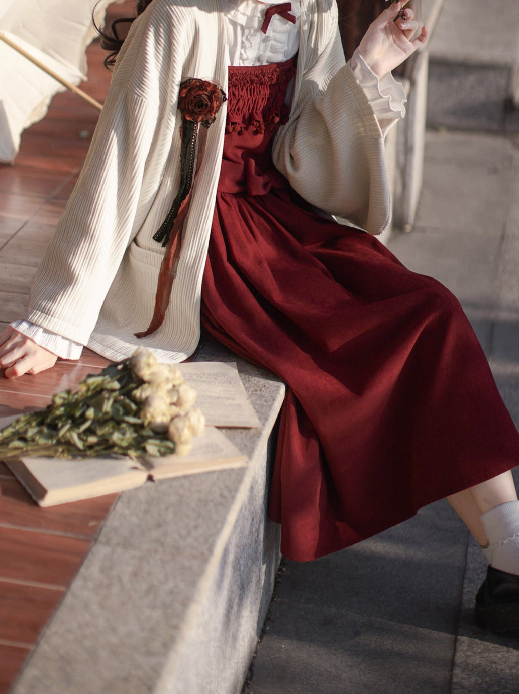 Poem Weave White Feather Dress Innershirt Rose Corsage + Ruffle Red Ruffle Retro Jacket Suspender Rose