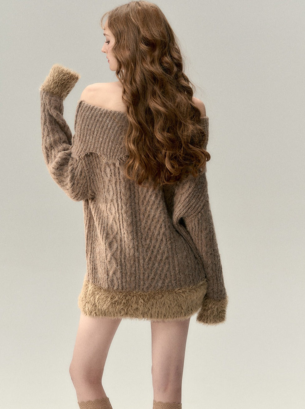 Schulterfreies, einspitziges Felltop