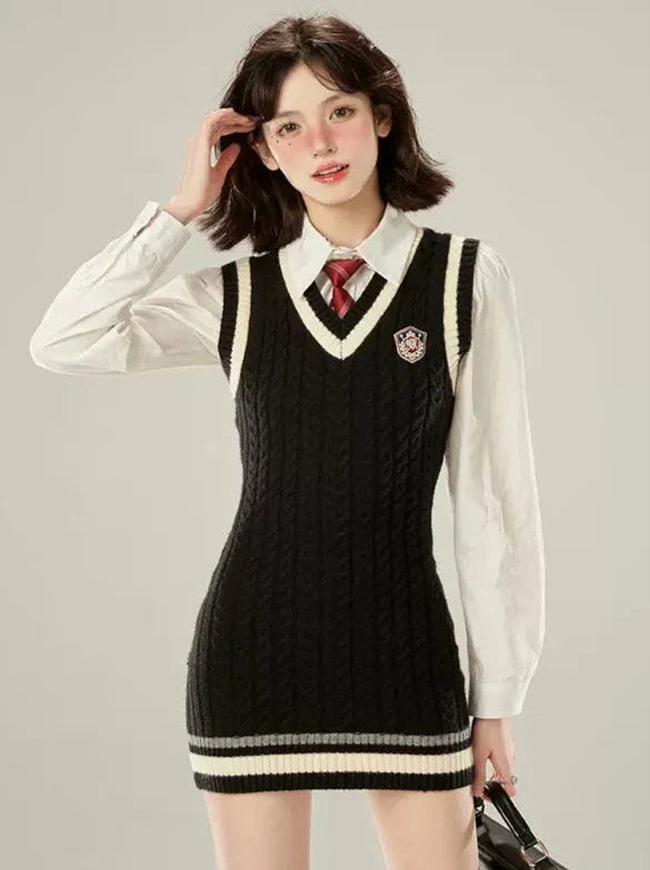 Strickkleid im College-Krawattenstil, weiße Weste, Hemd mit V-Ausschnitt