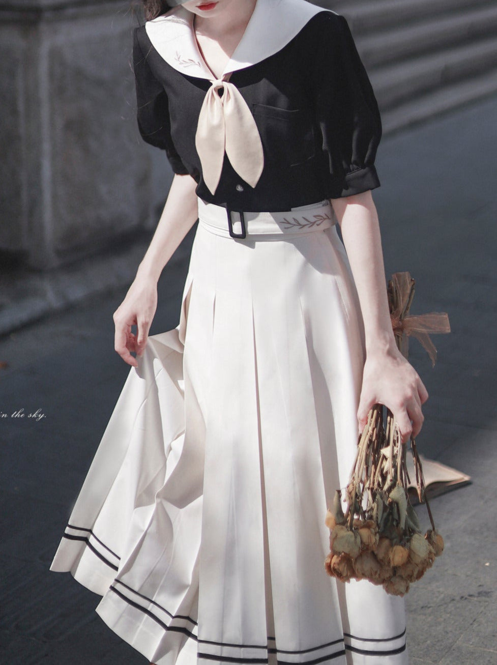 プリーツバニーエレガントネクタイ + レトロな耳パフフレンチスリーブボックスセーラーシャツ + スカートカラー