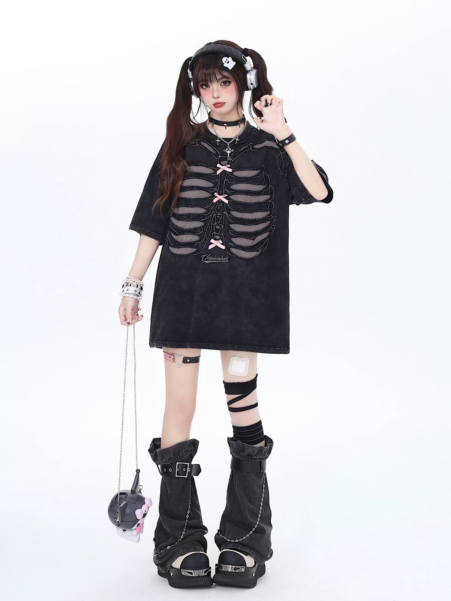 Loose Dark Subculture in T-Shirt Hole American the Wall