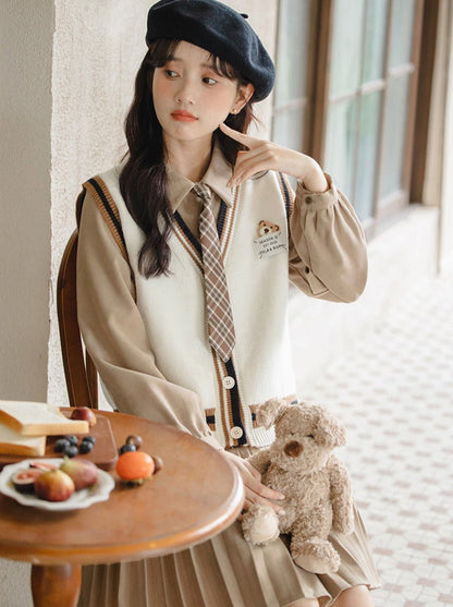 College-Strickhemd mit Plissee und Weste