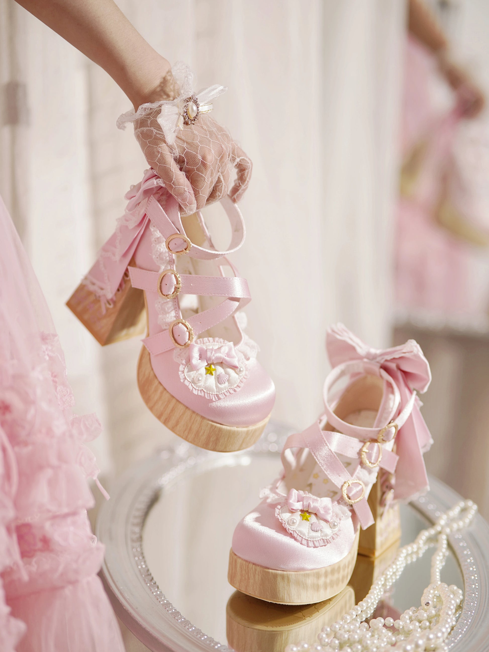 Platform sole detail on women's Lolita high heel shoes