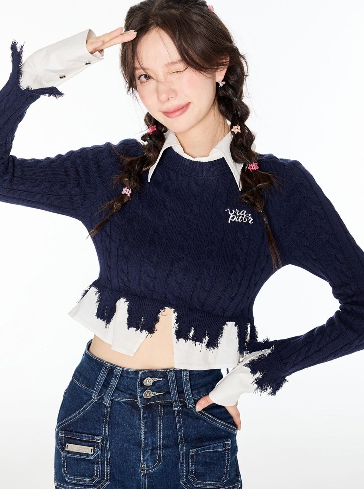 カレッジスタイルのショートダメージデザインシャツ