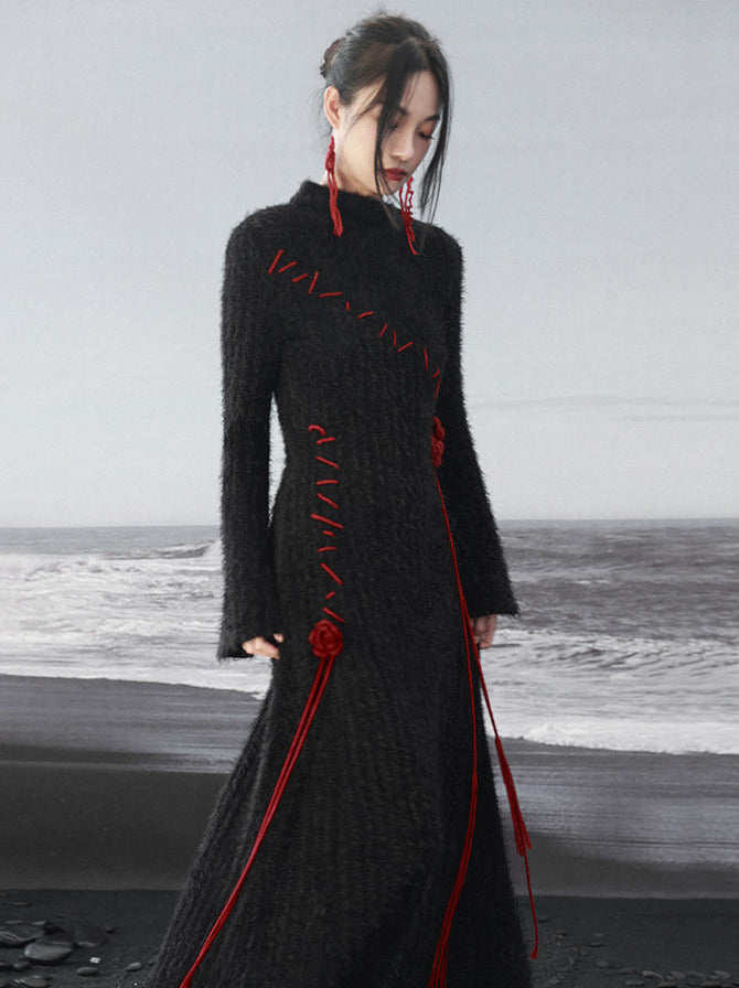 Kontrastkleid Rose Unregelmäßig Rot Strickärmel Dunkel Schwarz Glocke