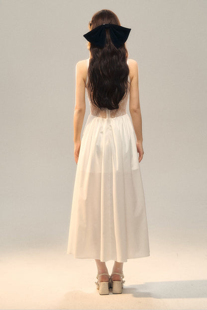 Französisches weißes rückenfreies Premium-Kleid