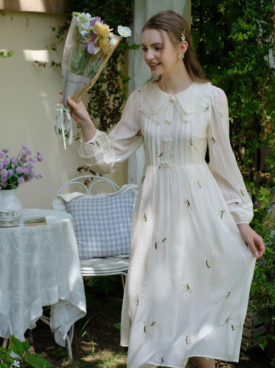 優しいベビーフラワーフレンチスタイルドレス