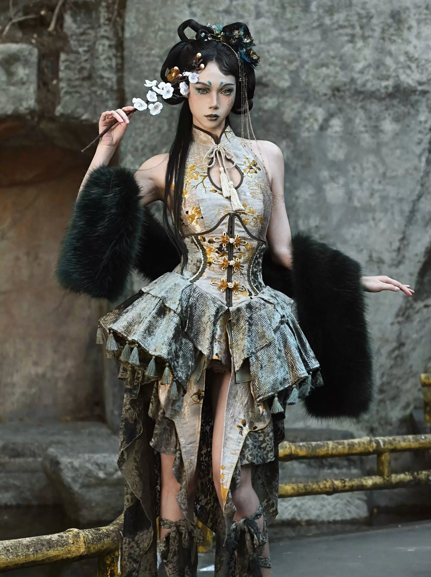 ディスクバックルタッセルフィッシュボーンチャイナウエストバンド