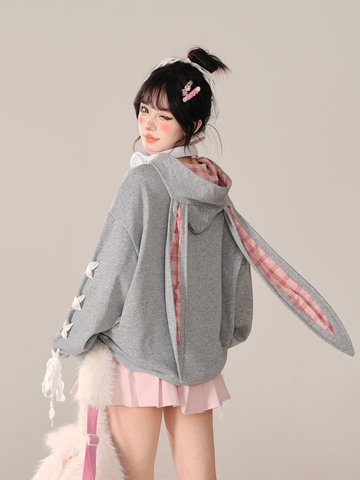 Lockerer Parka mit Kapuze und Schnürung im Armband-Design mit Hasenmotiv