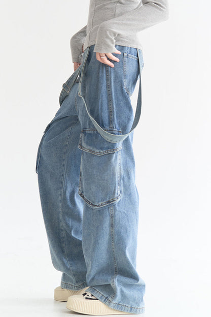 Jeans mit weitem Bein und Taschen