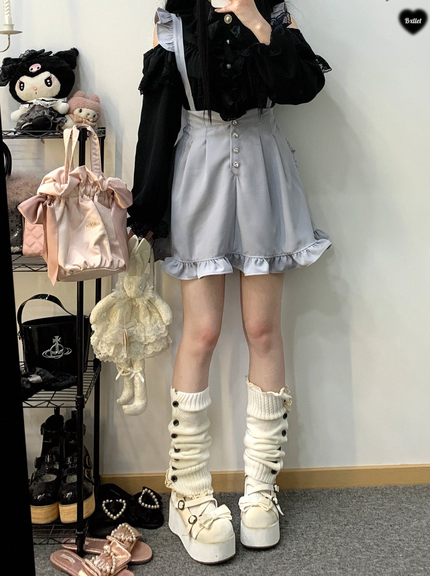 Love – Strapsrock mit Rüschen und Edelsteinen