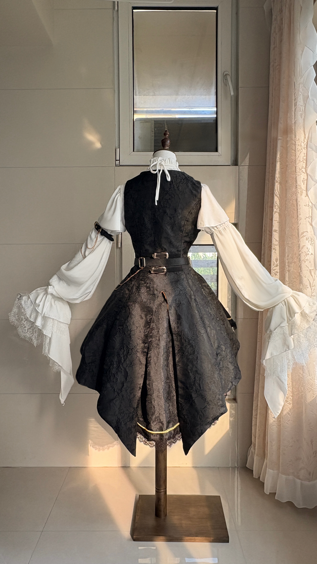 Queen Bee Twins Ouji Lolita Separates