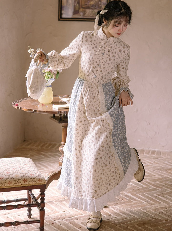 Robe tablier à col pull + fausse fleur rétro