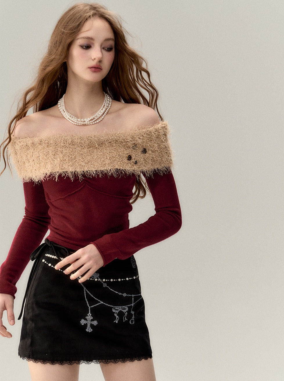 Schlankes One-Shoulder-Top aus Pelz