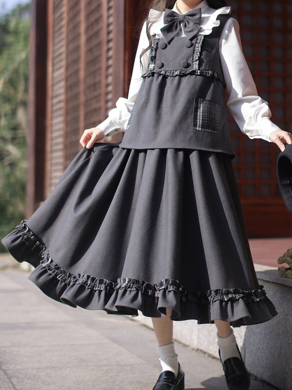 フリル風チェックスカート フリルスーツ+リボン ホワイトカレッジオリジナルシャツ フリル+ベスト