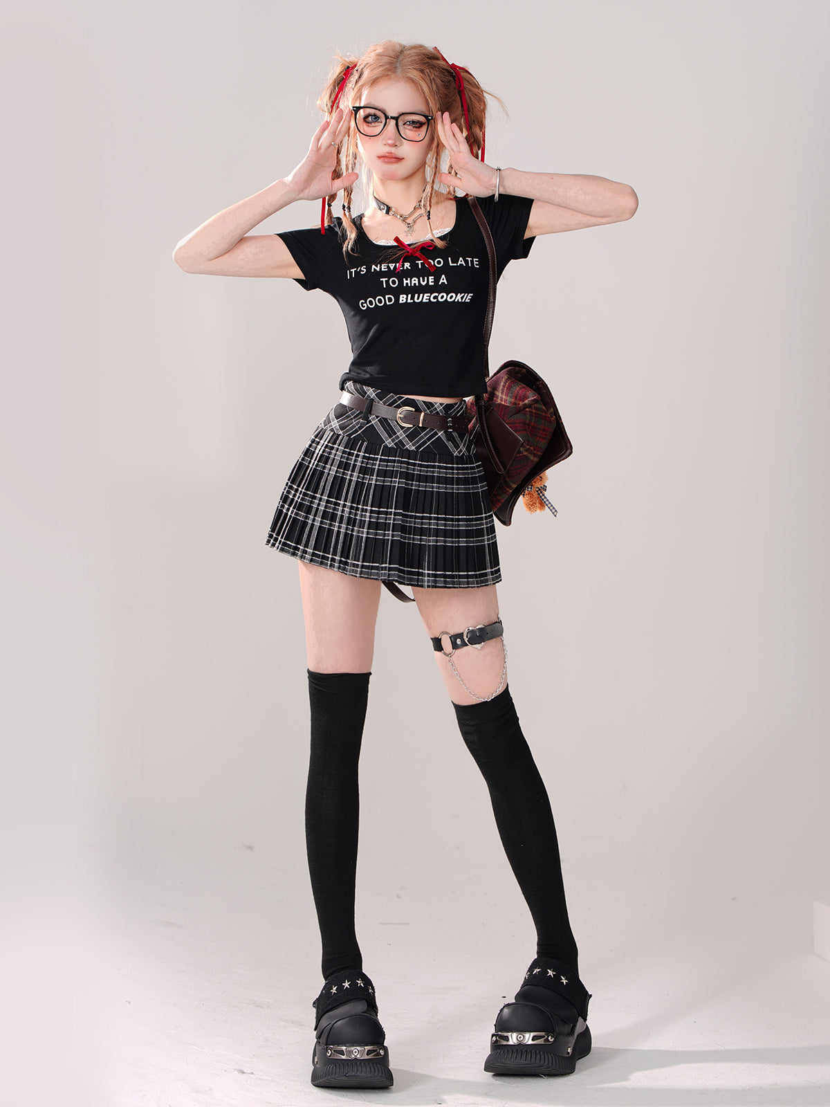 リボン ブラック ジェネレーション クロップド ロゴ ファースト Tシャツ