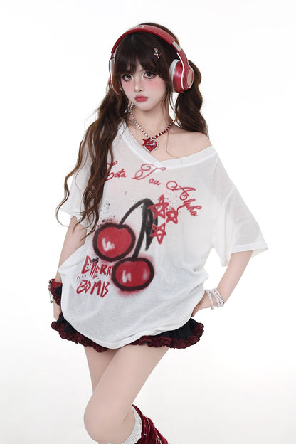 Süßes, cooles T-Shirt mit Kirschkragen